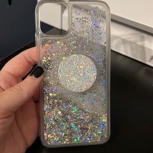 iPhone 11 glitter waterfall case with popsocket